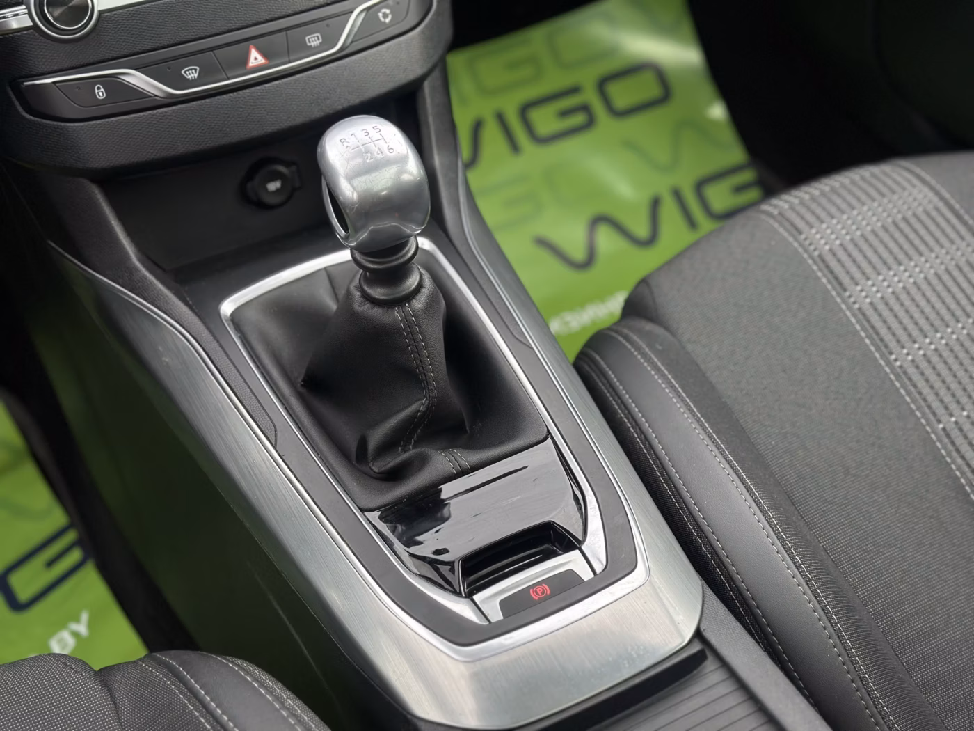 Peugeot 308 фото 17