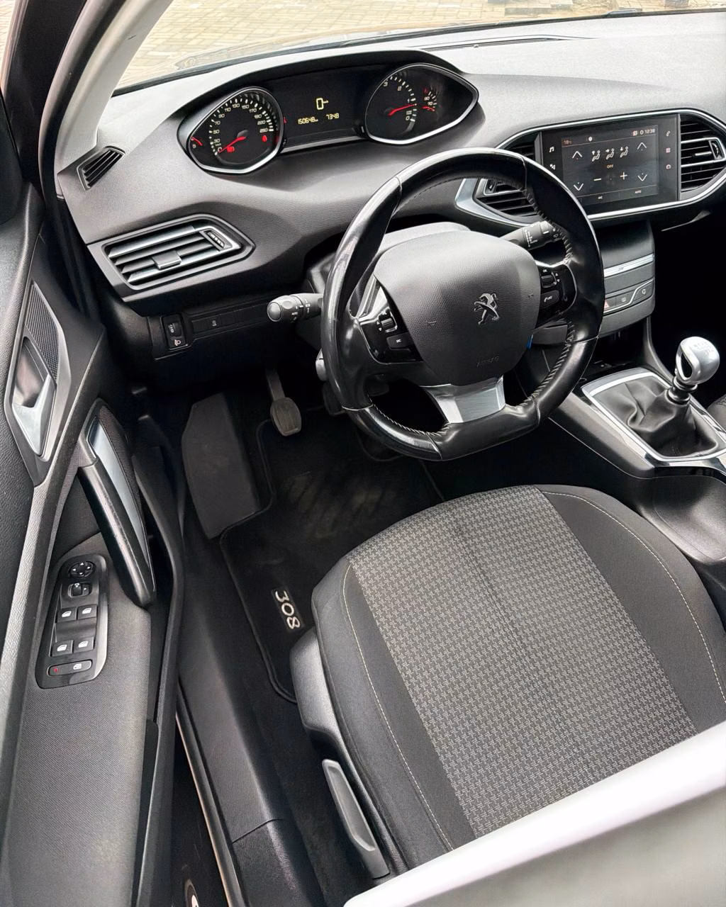 Peugeot 308 фото 10