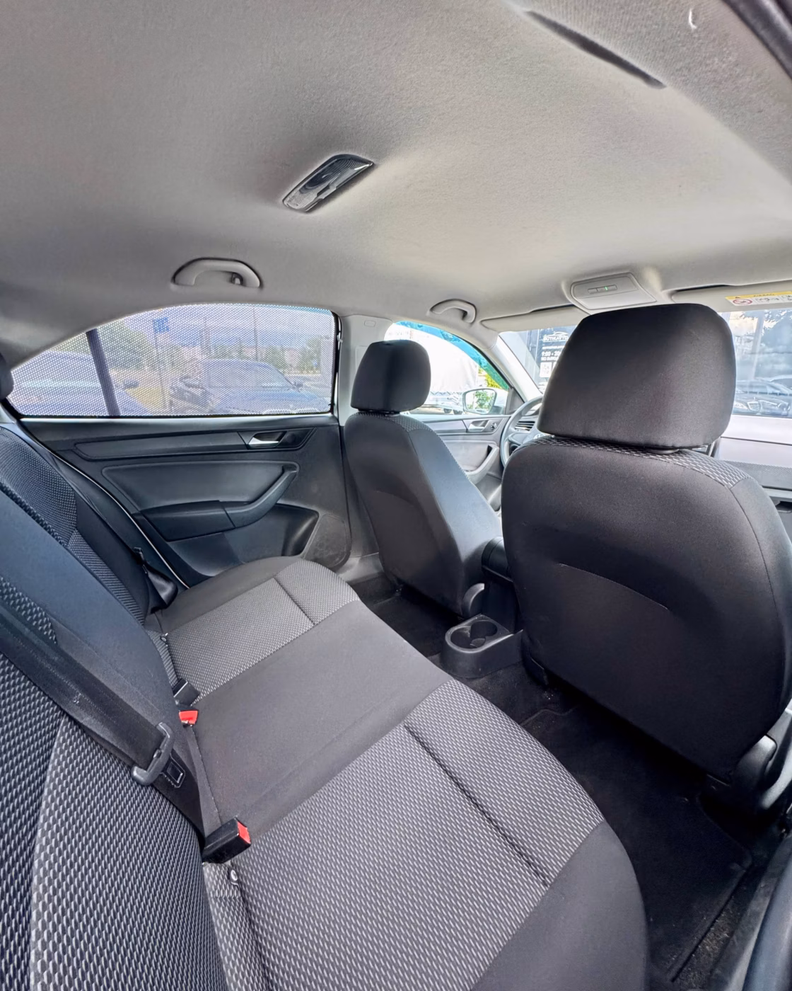 Volkswagen Polo Sedan фото 13