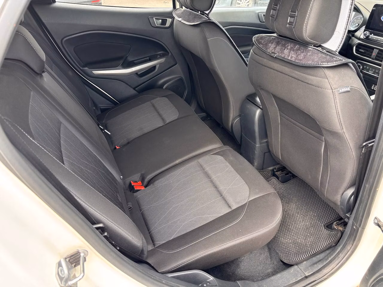 Ford EcoSport фото 13