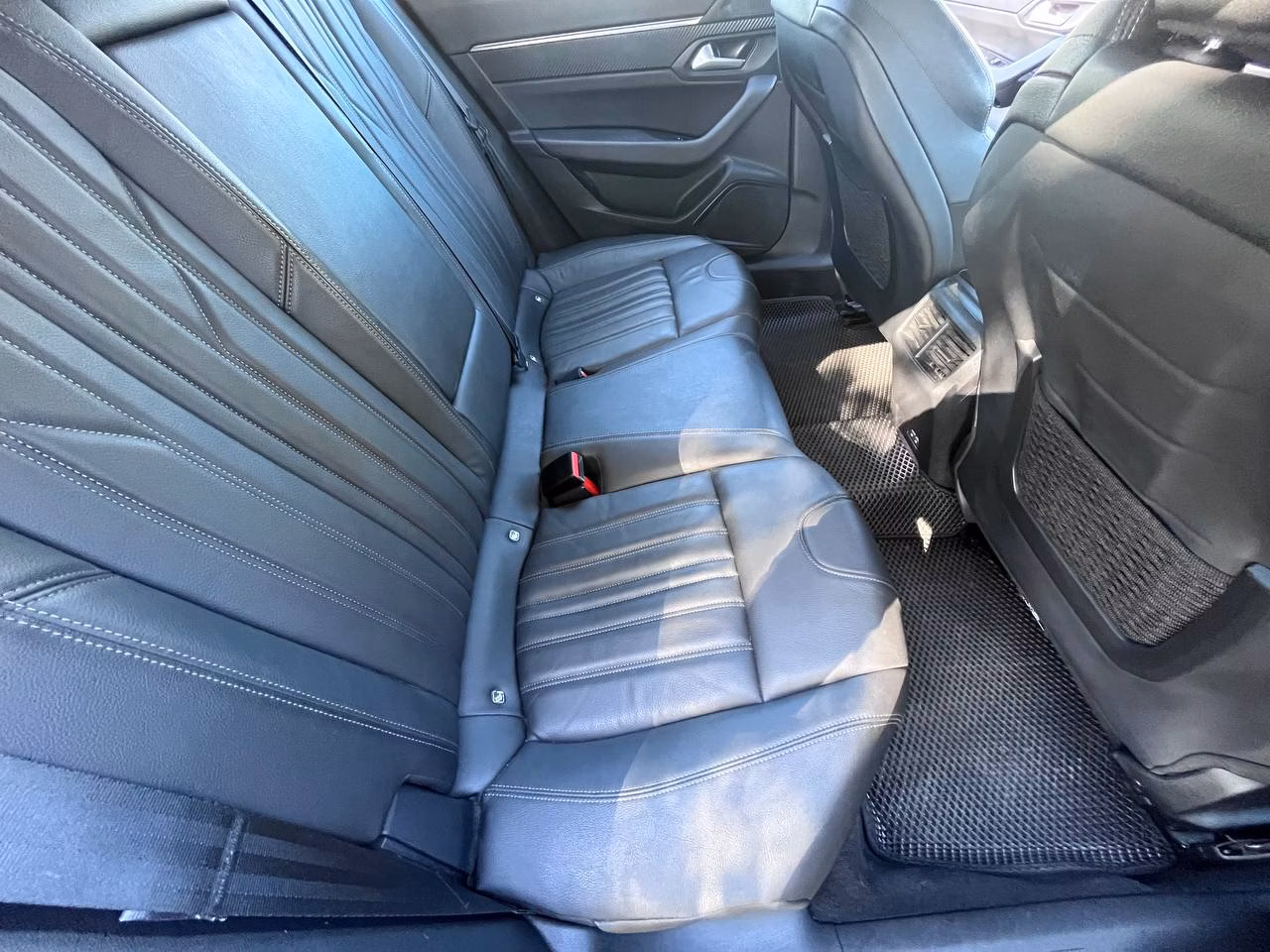 Peugeot 508 фото 9