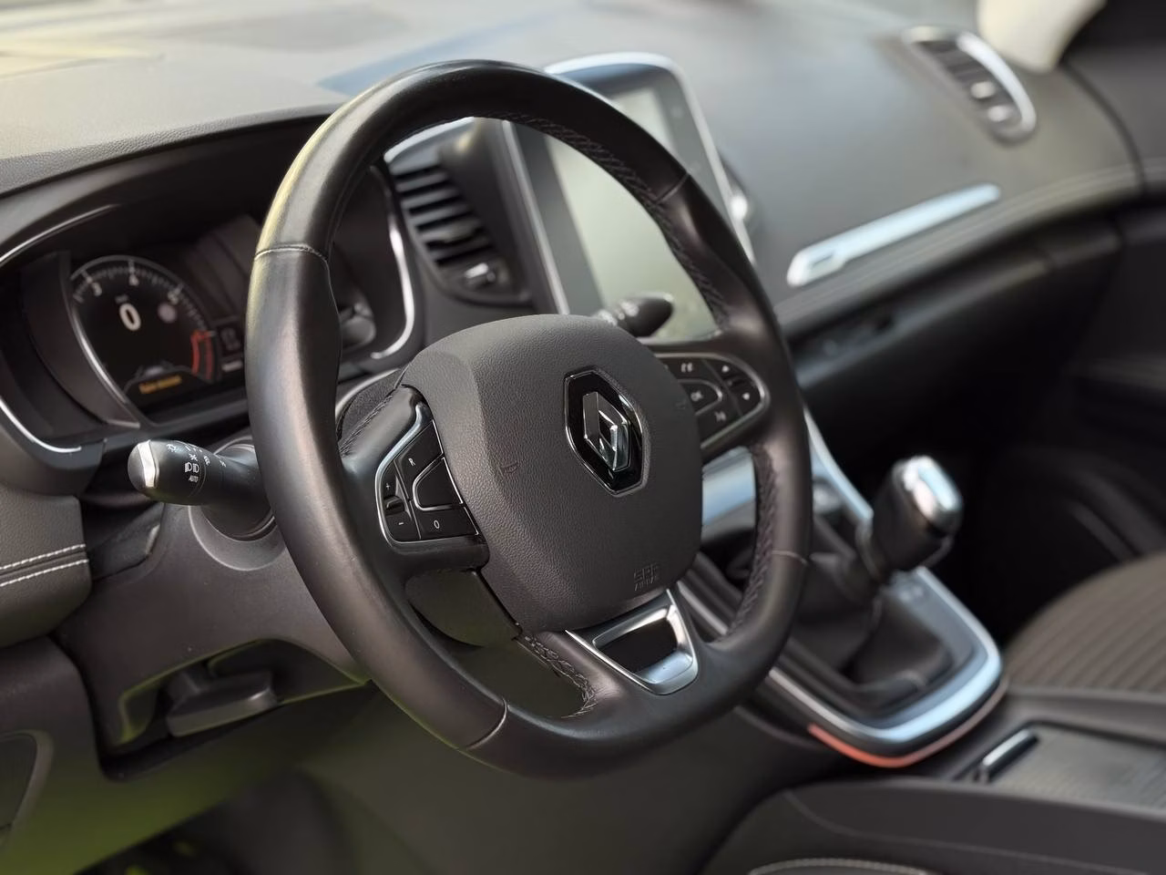 Renault Scenic фото 11