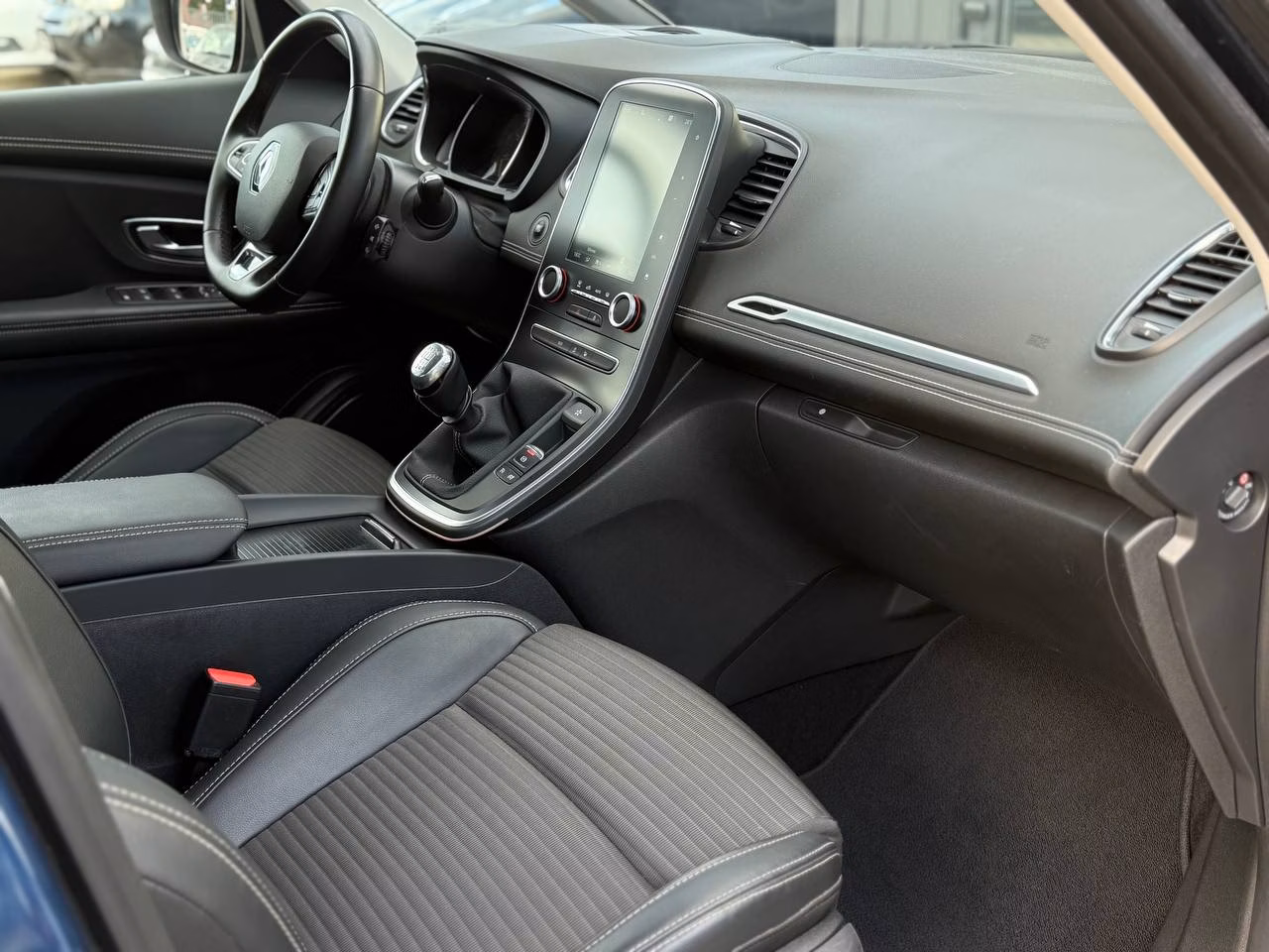 Renault Scenic фото 12