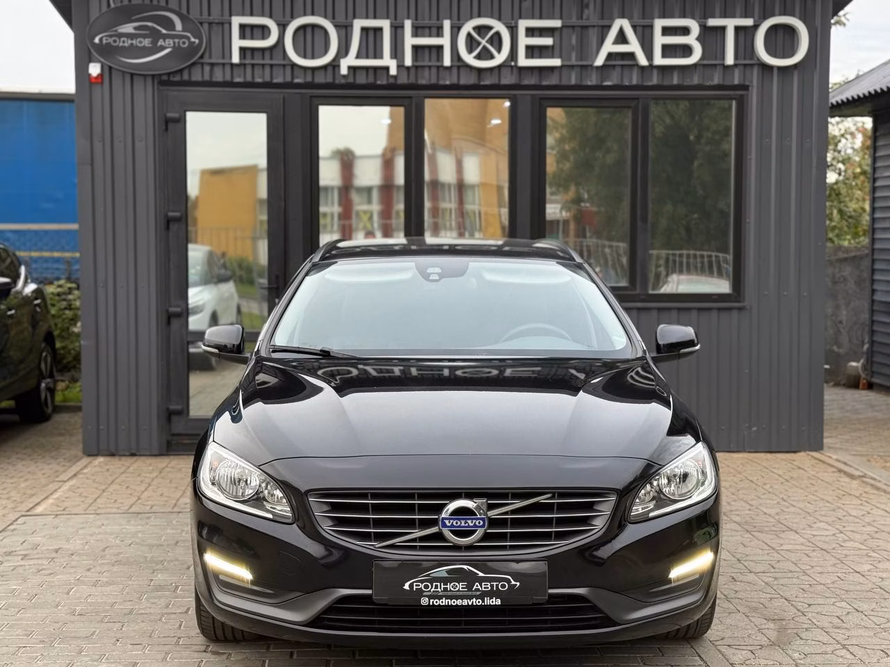 Volvo V60 фото 2