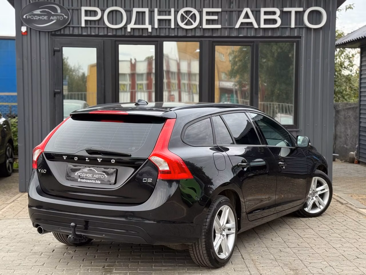 Volvo V60 фото 6