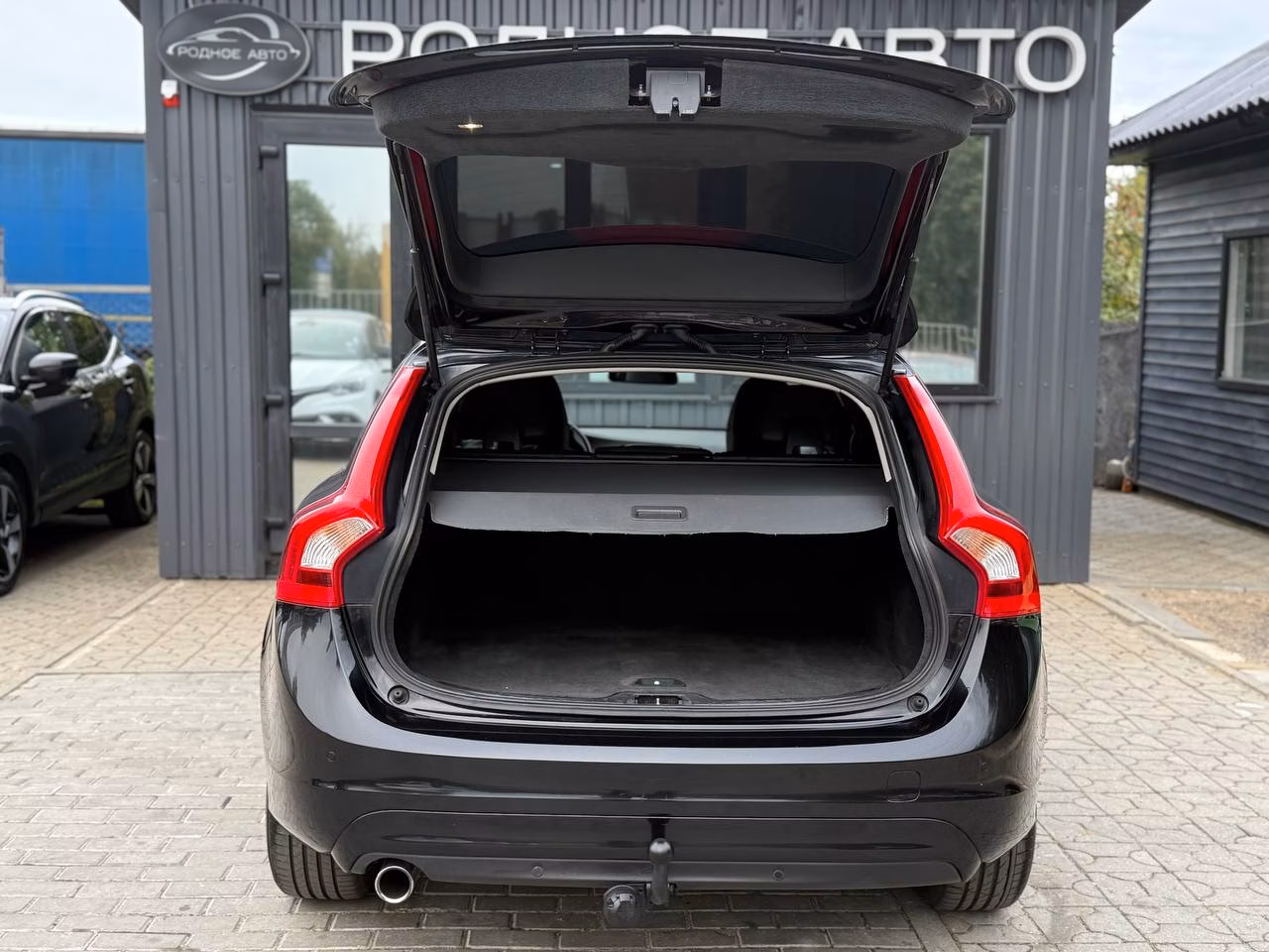 Volvo V60 фото 7