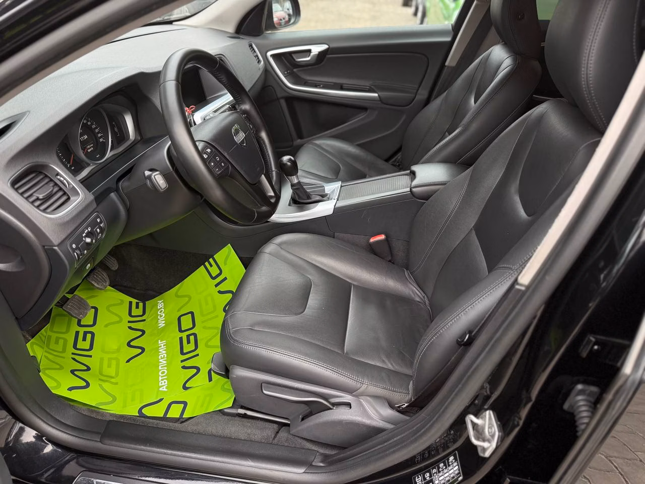 Volvo V60 фото 9
