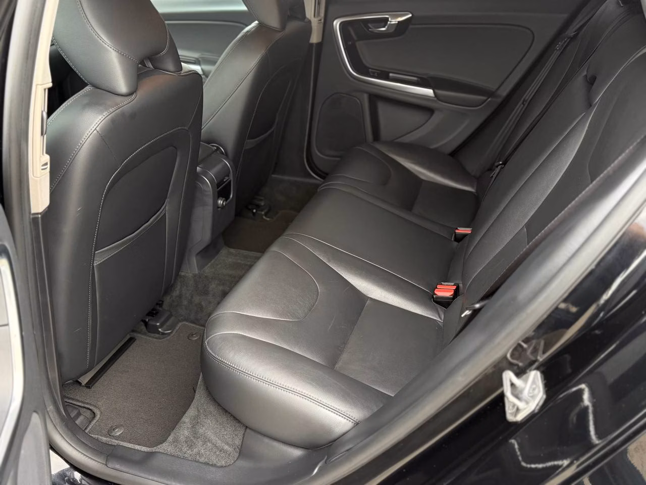 Volvo V60 фото 14
