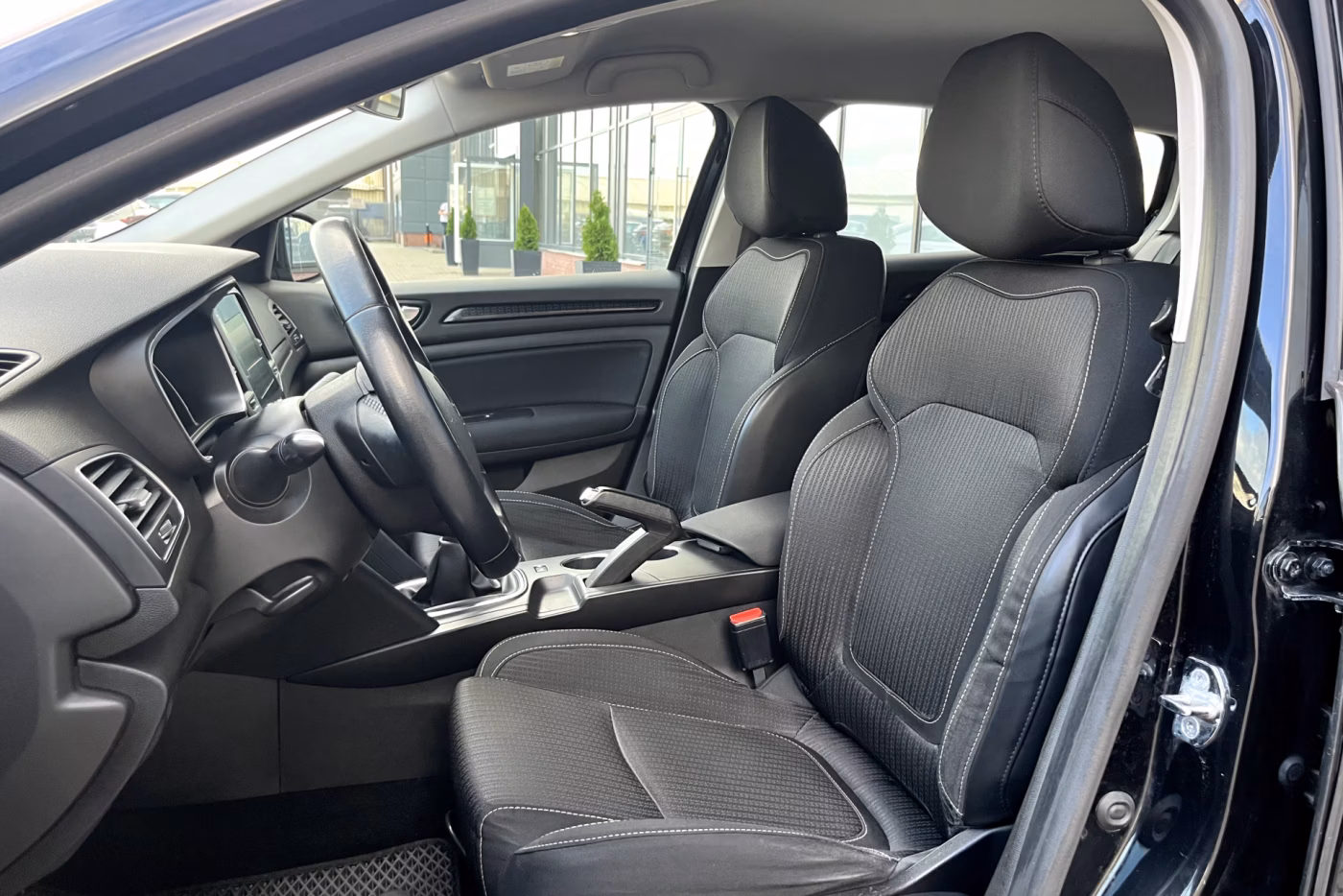 Renault Megane фото 11