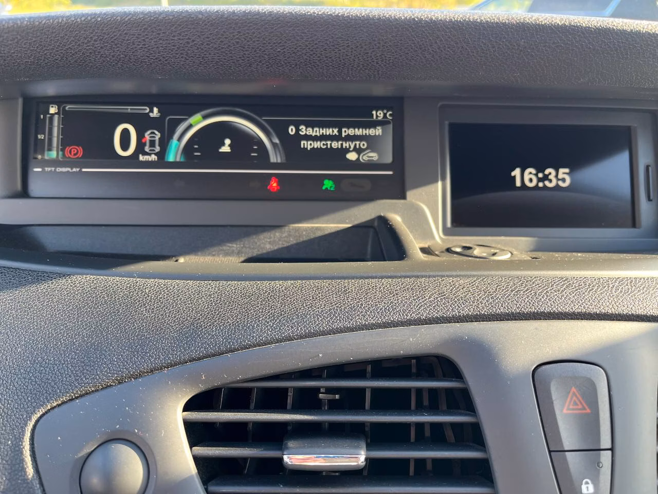 Renault Scenic фото 11