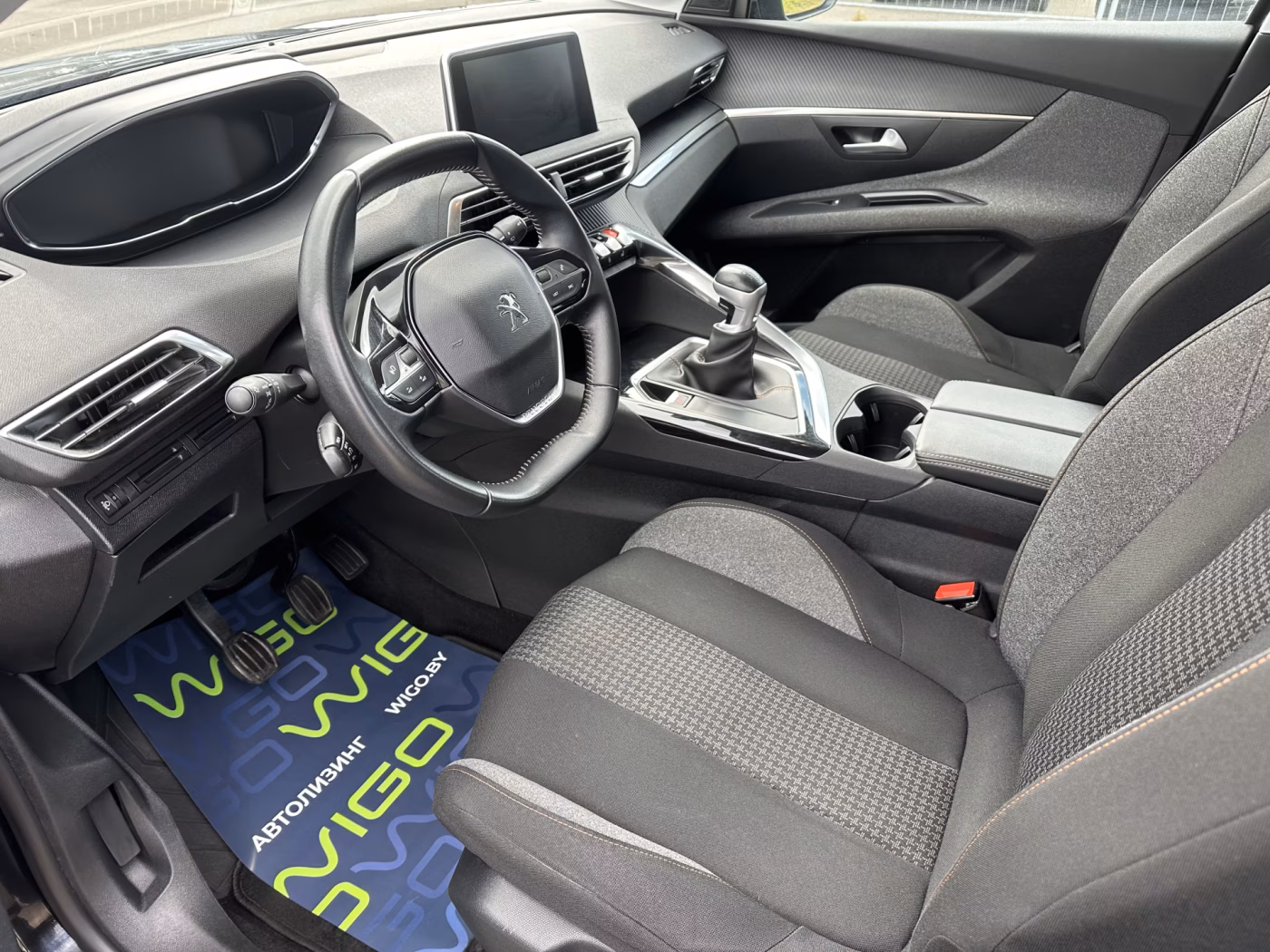 Peugeot 5008 фото 8