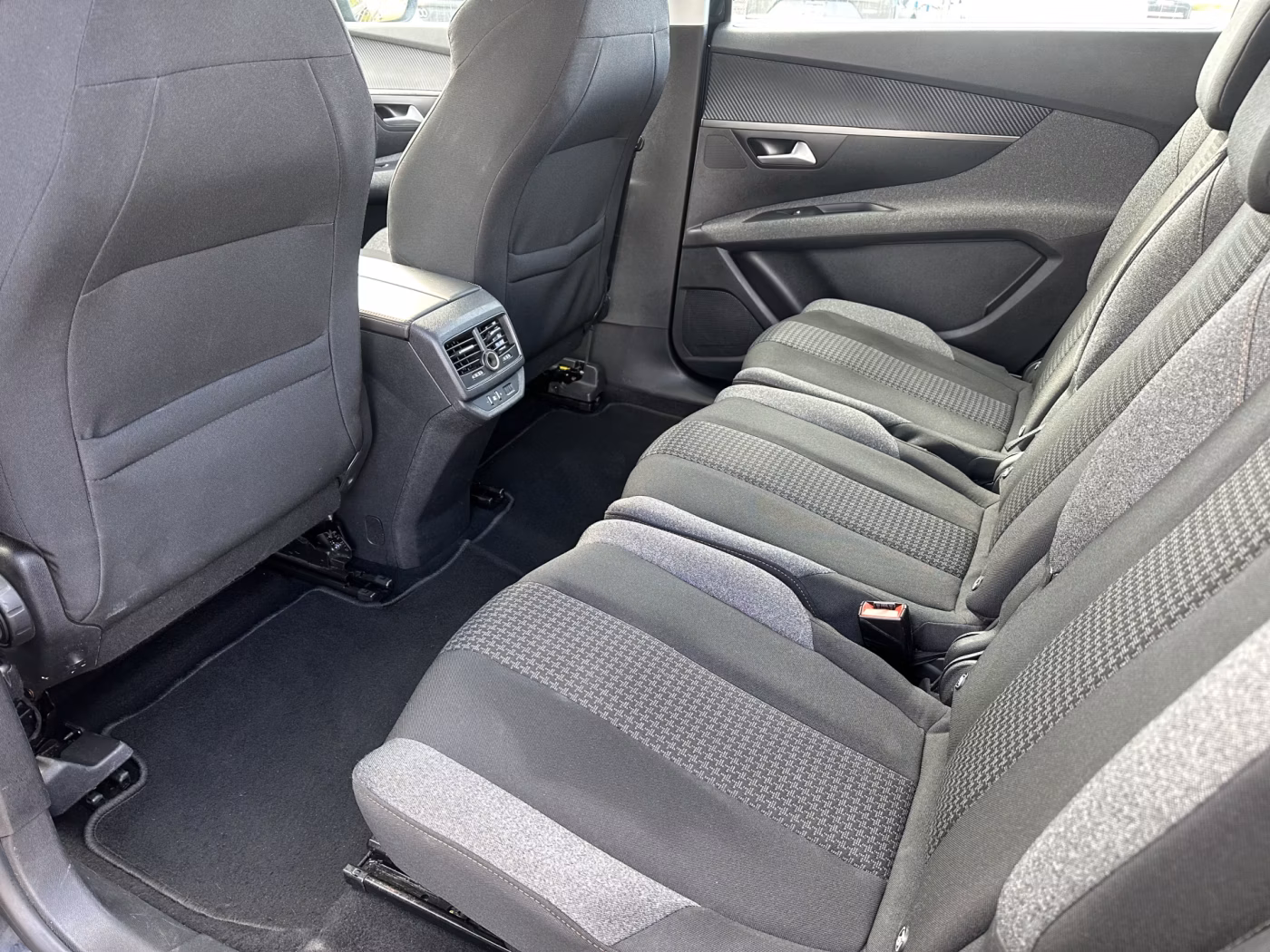 Peugeot 5008 фото 9