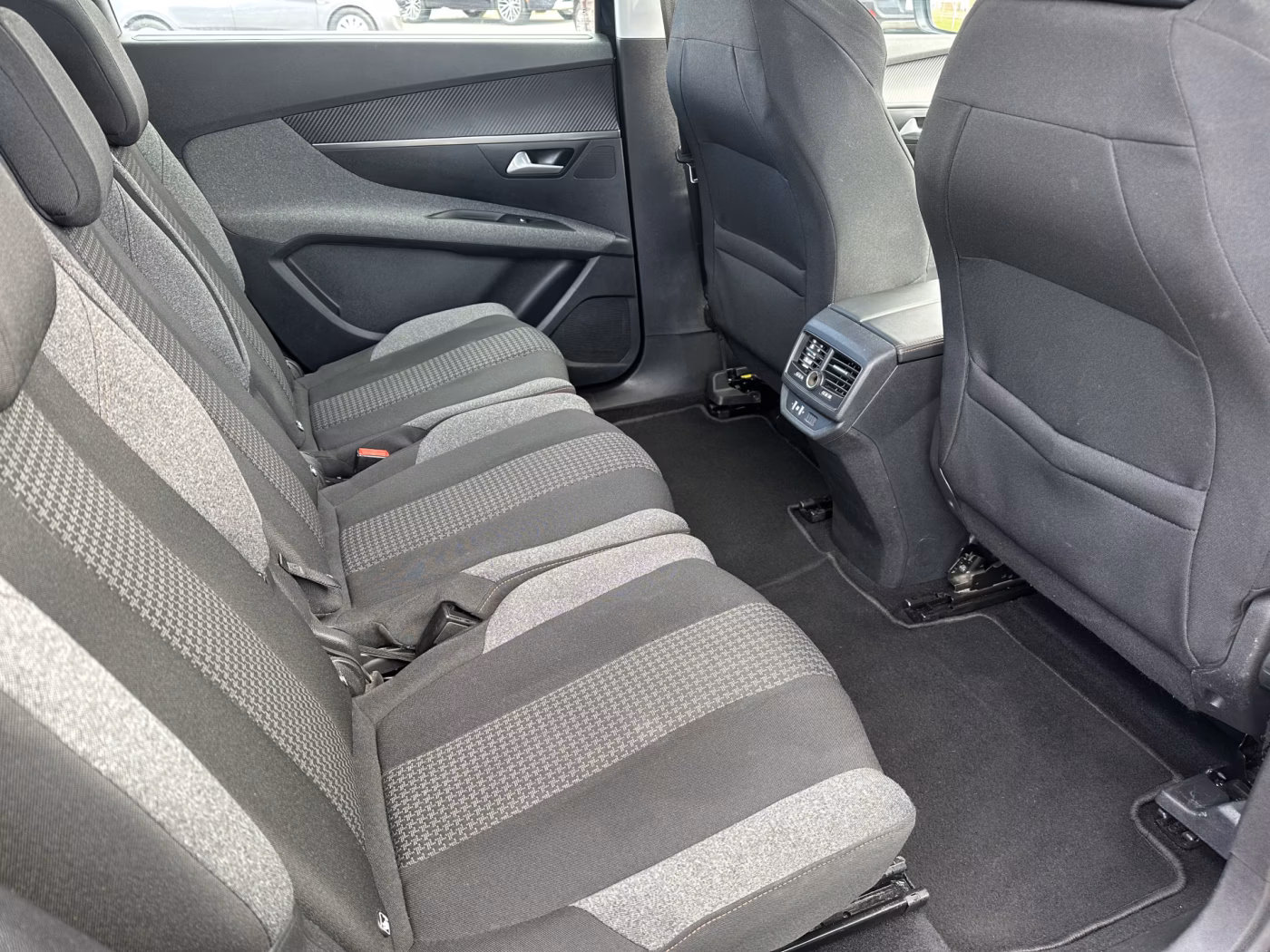 Peugeot 5008 фото 11