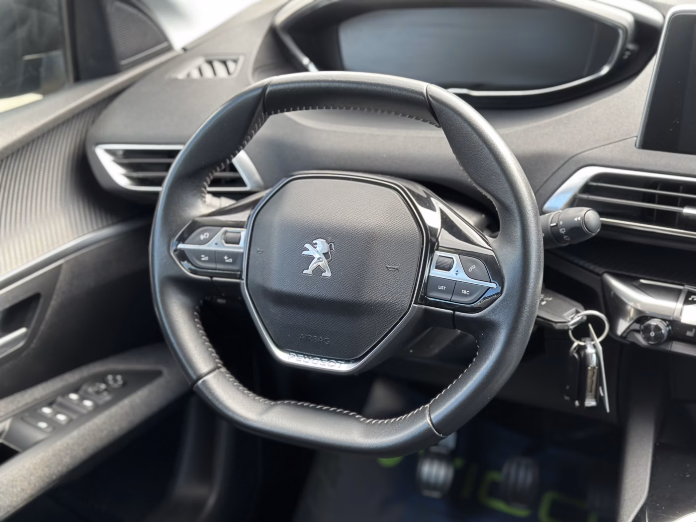 Peugeot 5008 фото 14