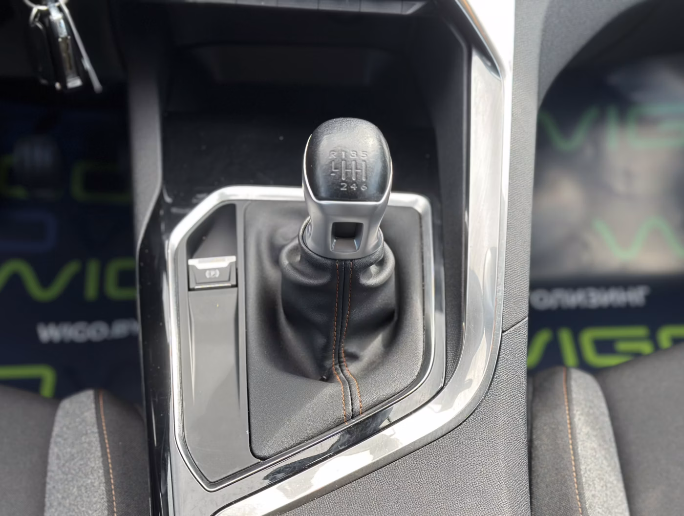 Peugeot 5008 фото 15