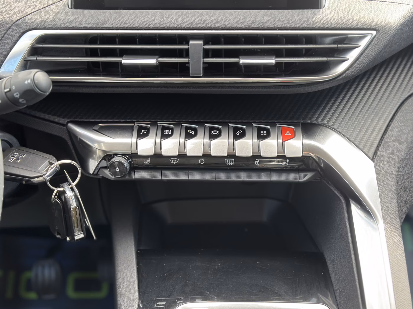 Peugeot 5008 фото 18