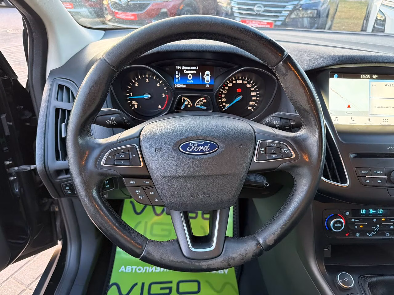 Ford Focus фото 10