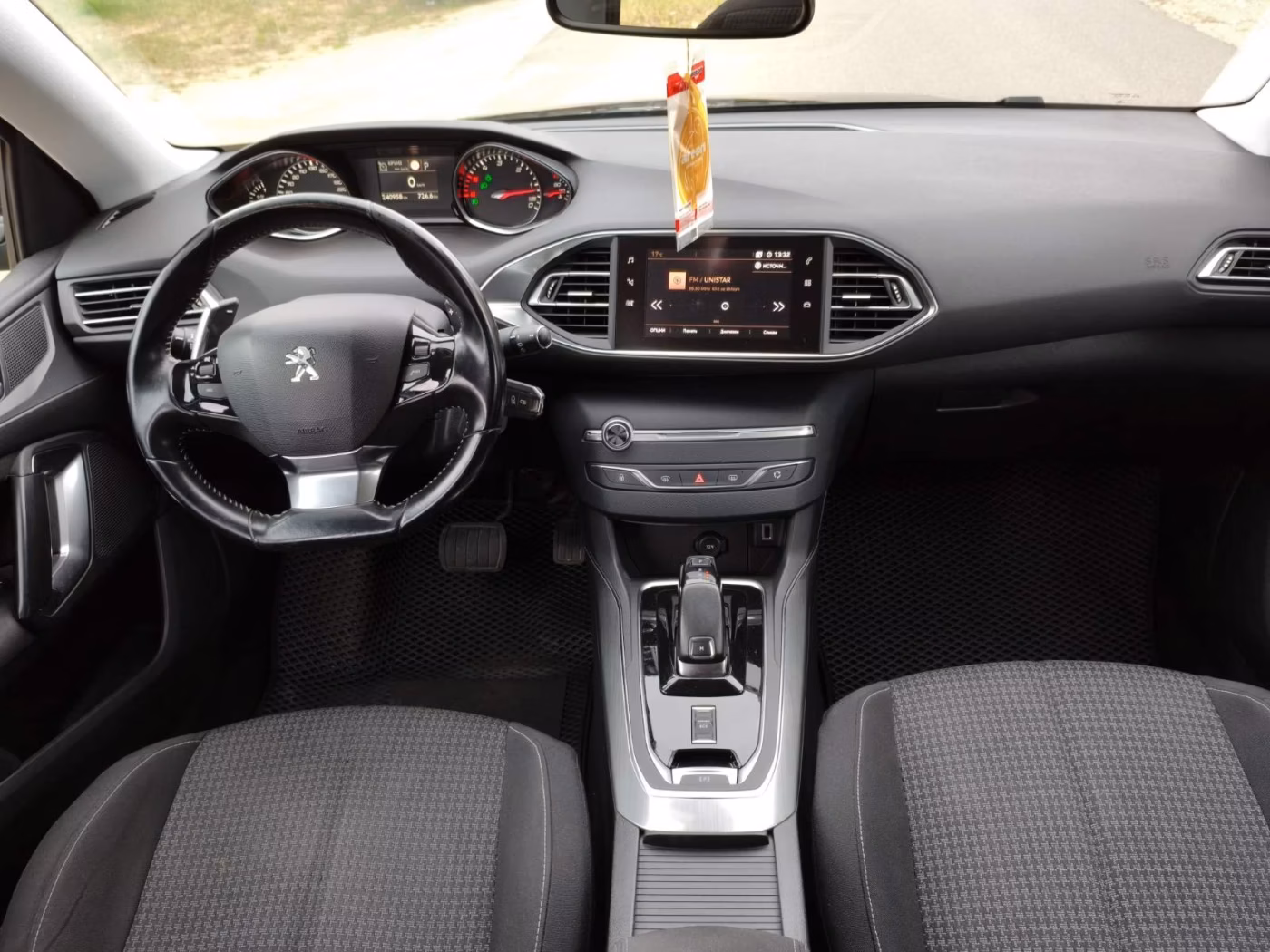 Peugeot 308 фото 9