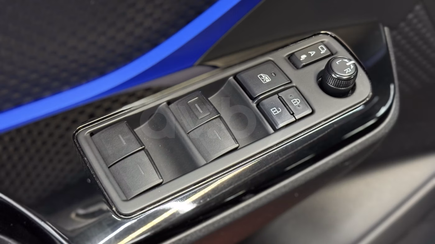 Toyota C-HR фото 10