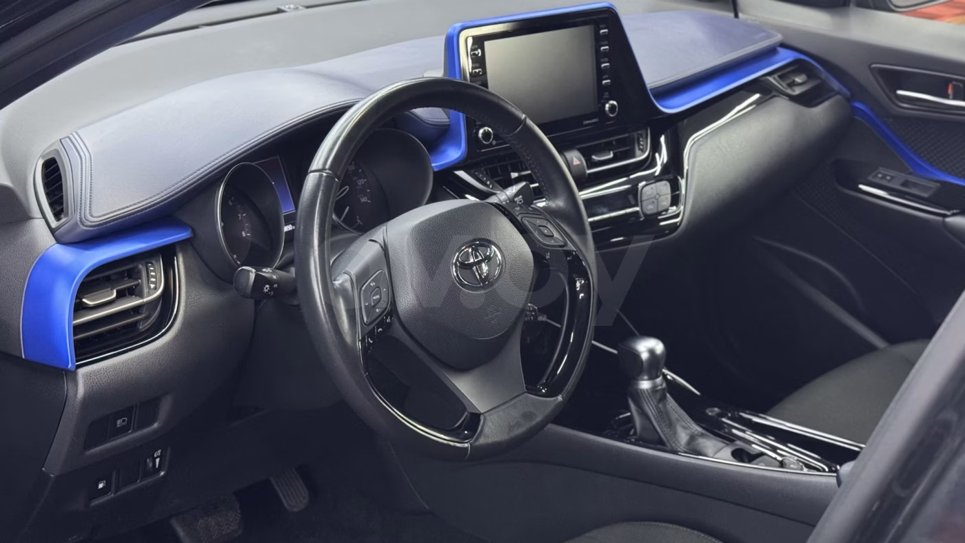 Toyota C-HR фото 12