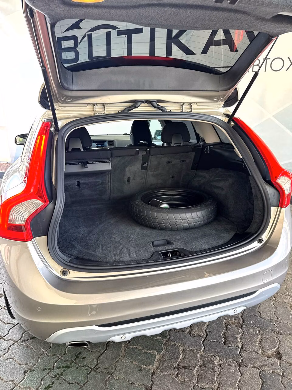 Volvo V60 фото 14