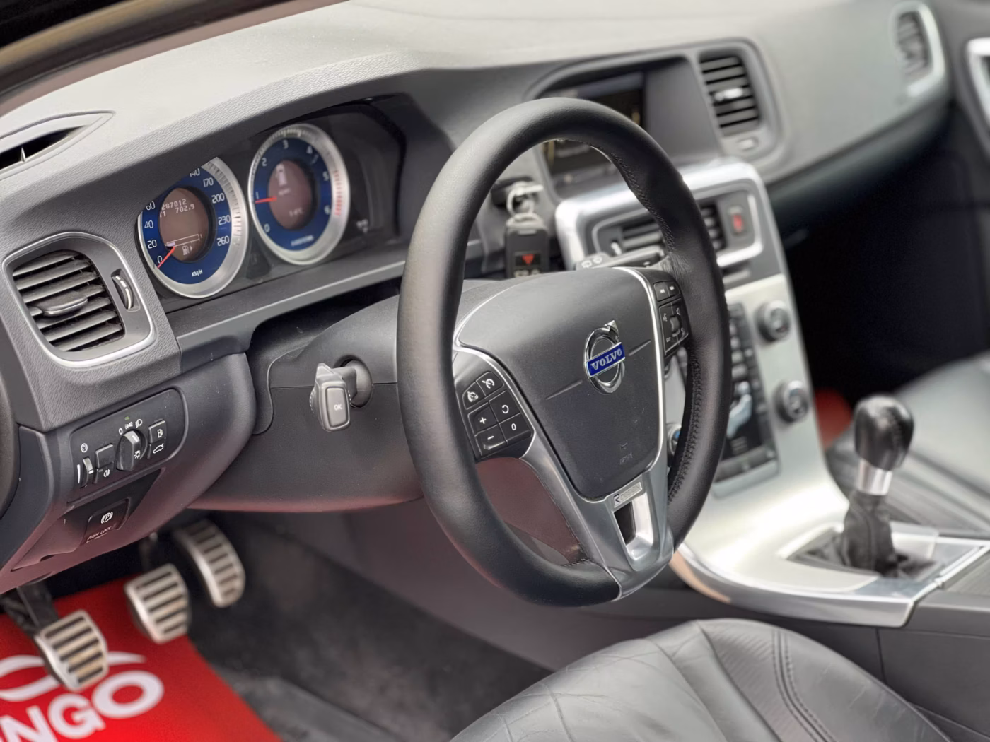 Volvo V60 фото 11