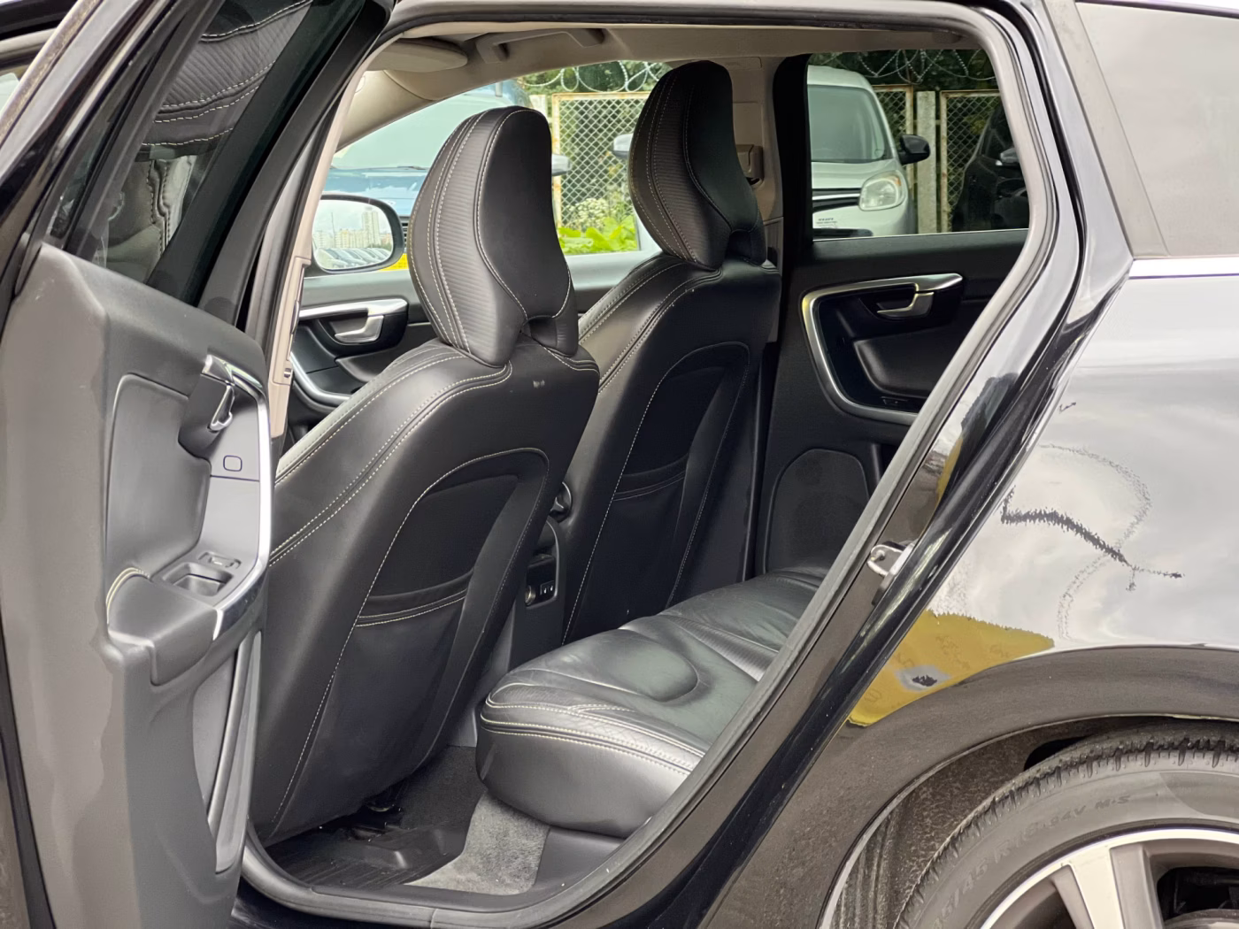 Volvo V60 фото 17