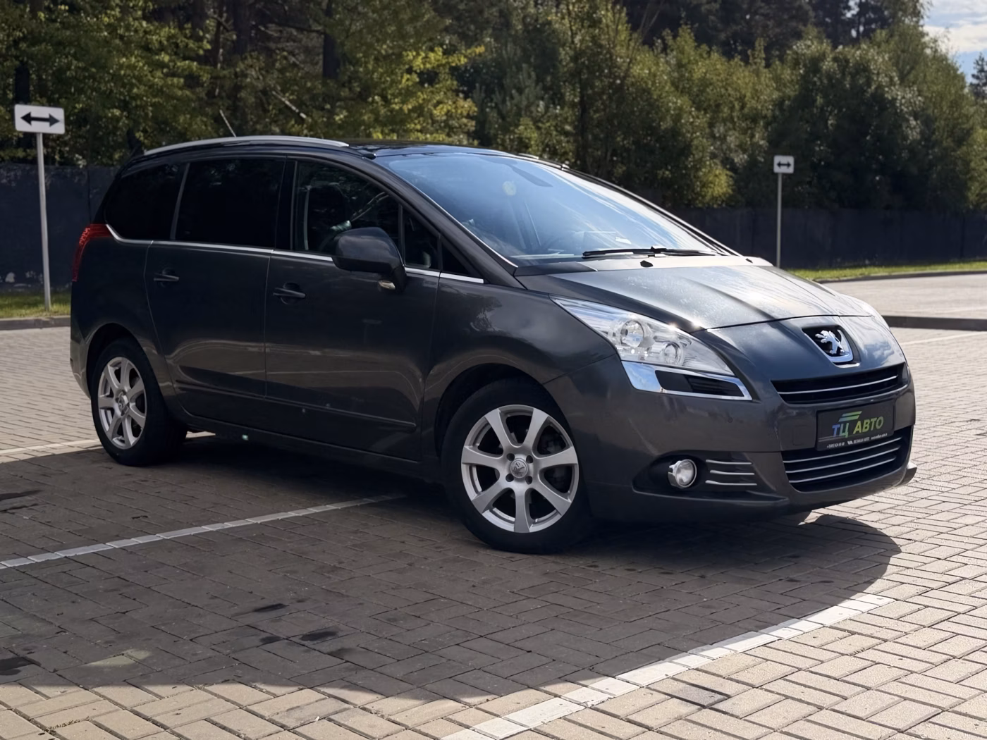 Peugeot 5008 фото 2
