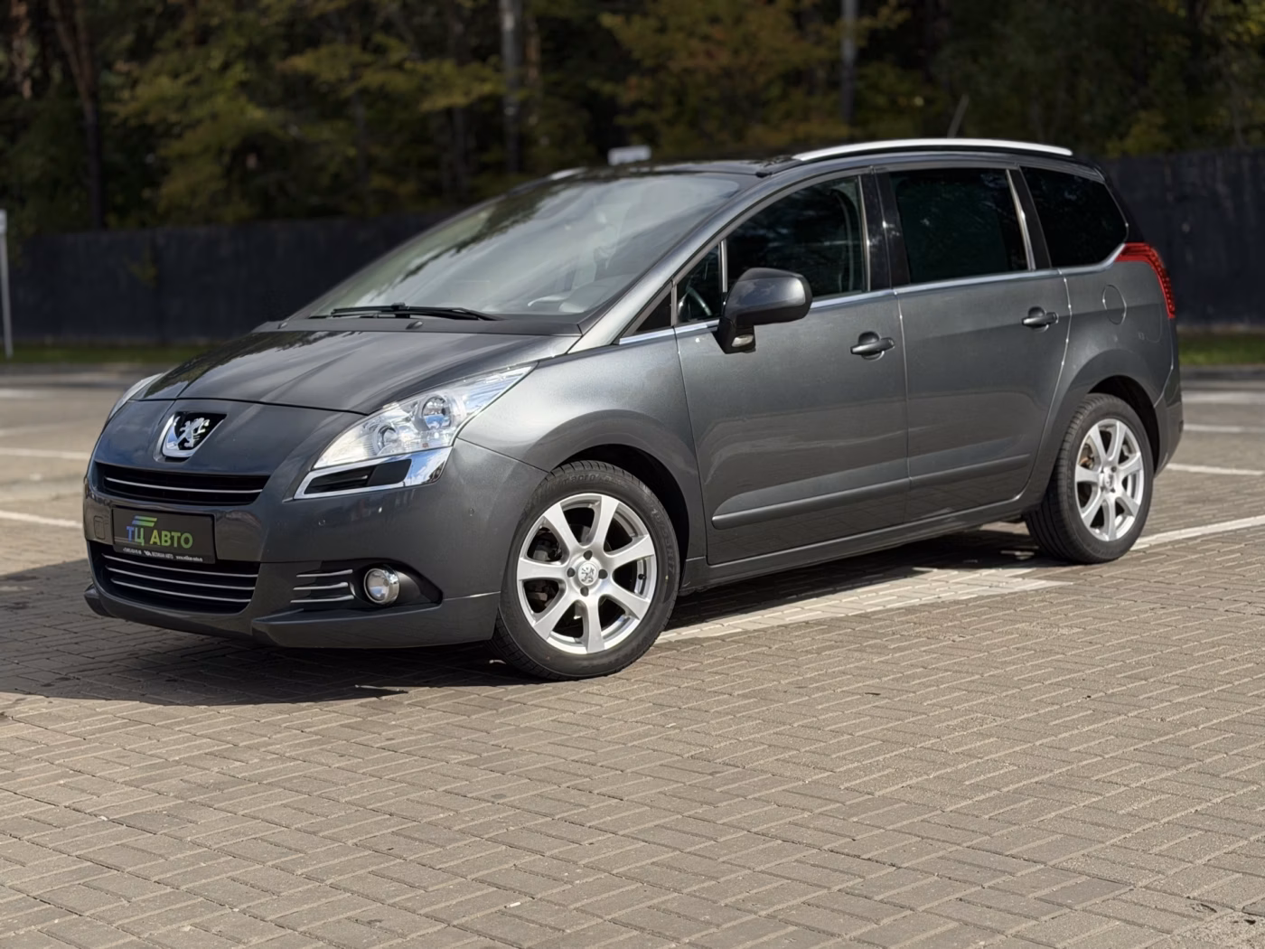 Peugeot 5008 фото 7