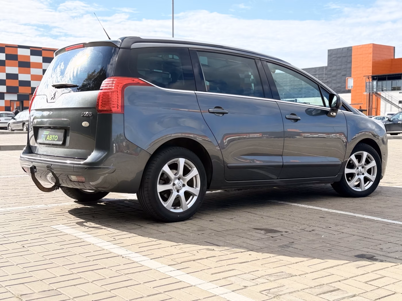 Peugeot 5008 фото 9