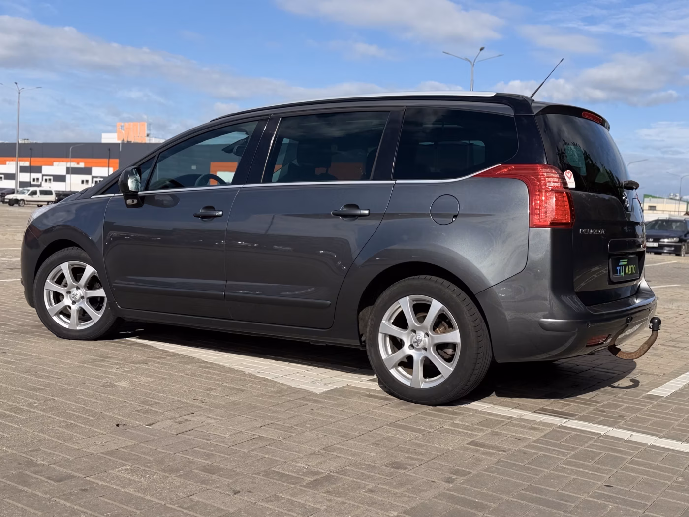 Peugeot 5008 фото 10