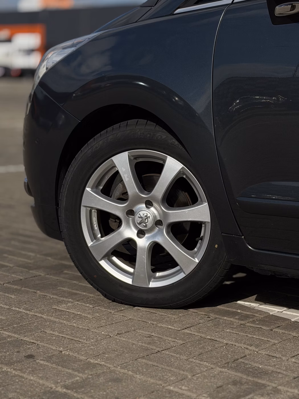 Peugeot 5008 фото 12