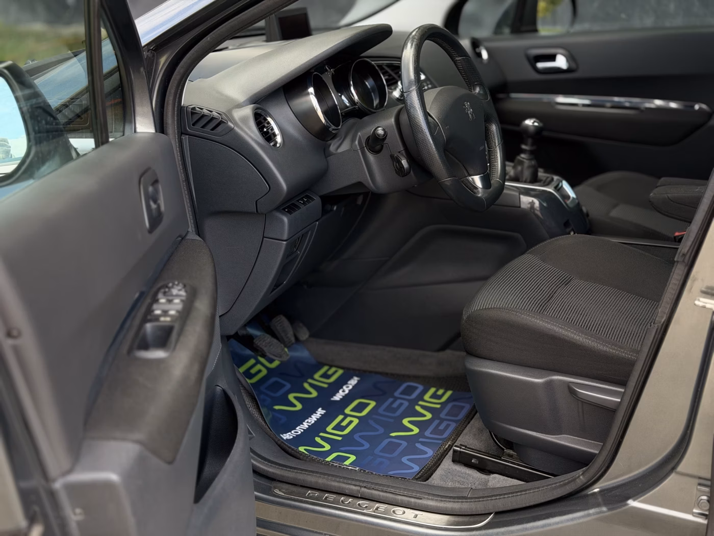 Peugeot 5008 фото 15