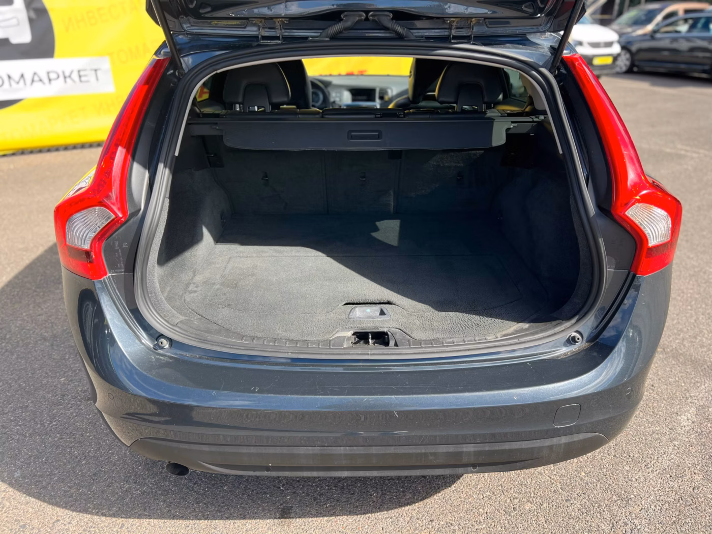 Volvo V60 фото 9