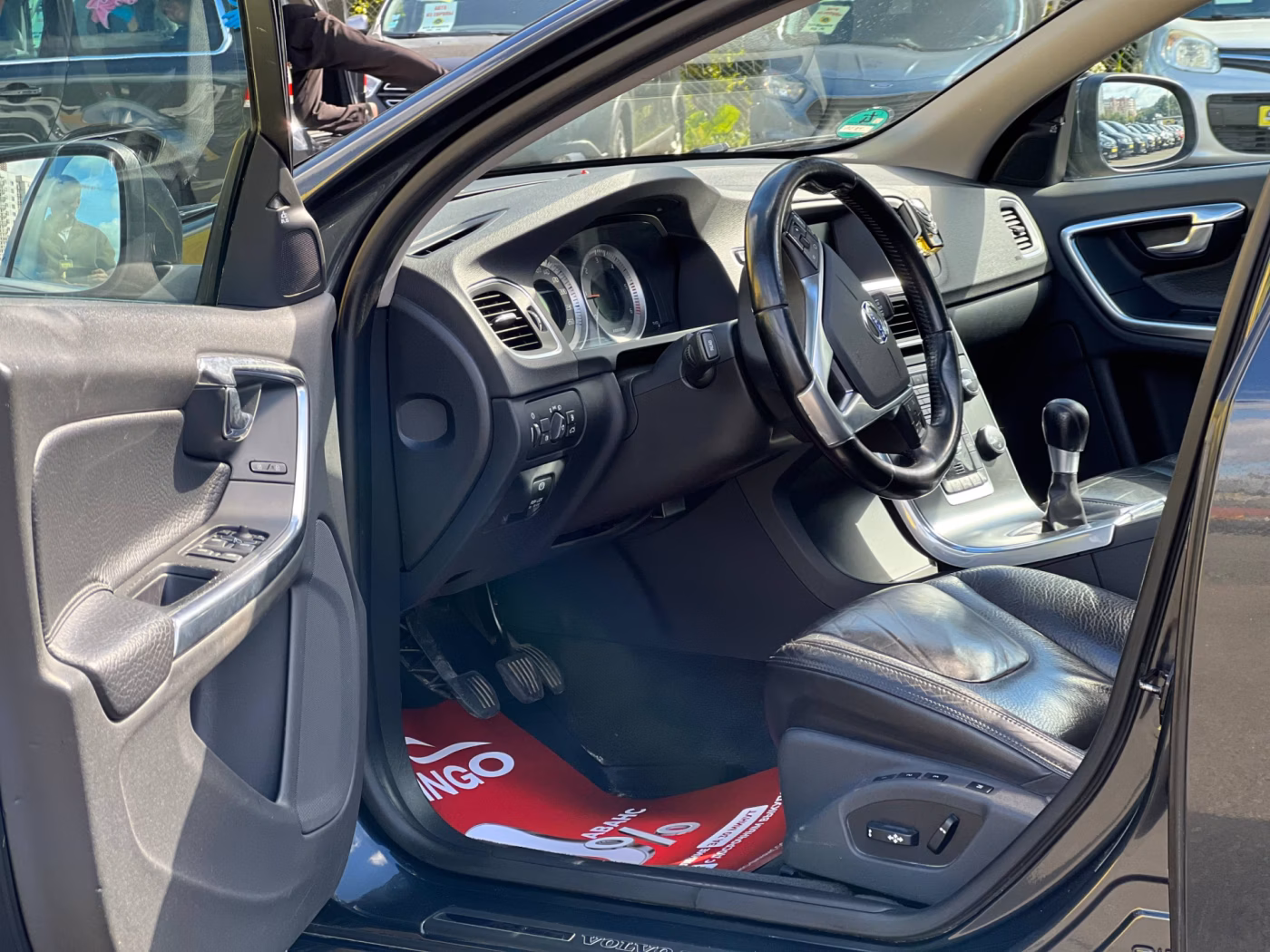 Volvo V60 фото 11