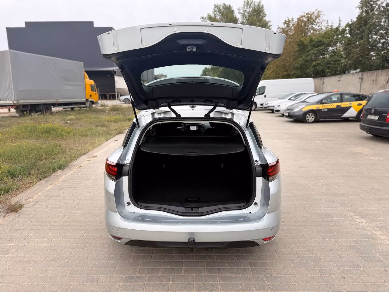 Renault Megane фото 9