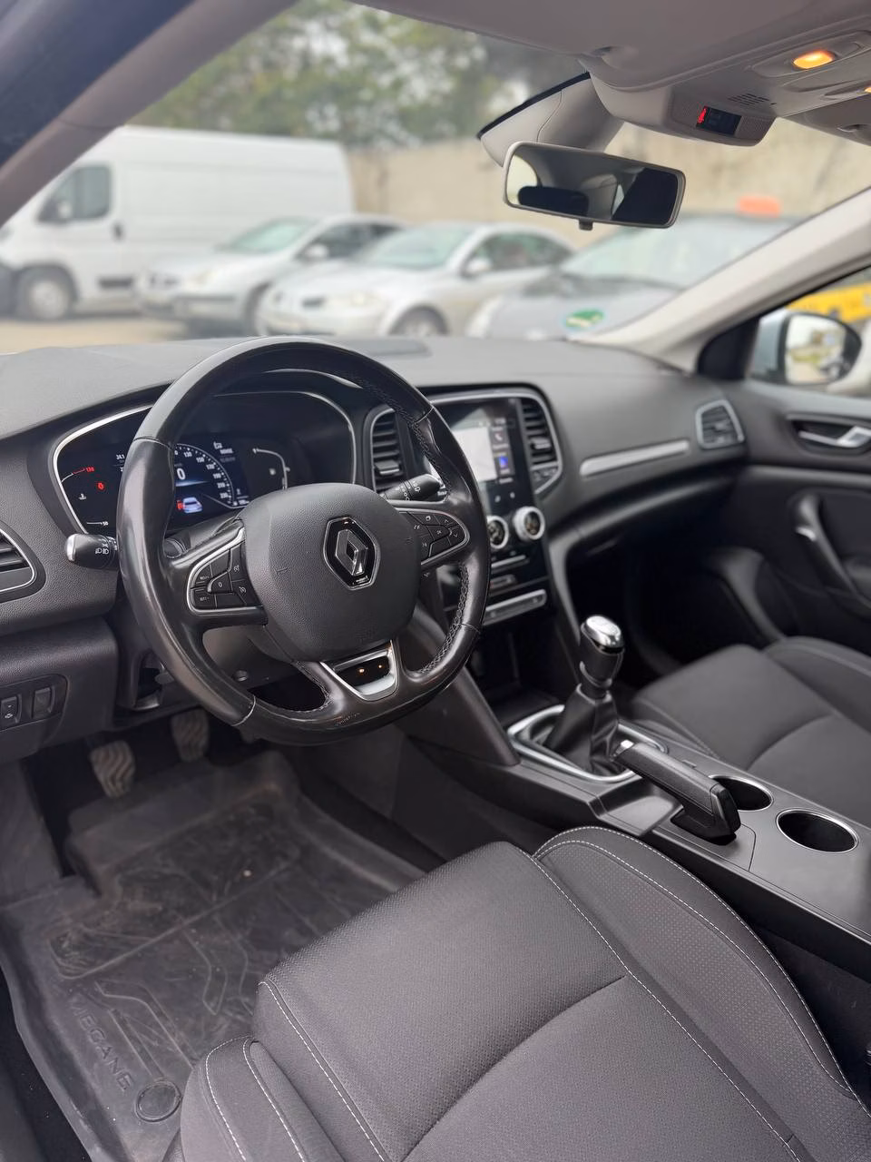Renault Megane фото 12