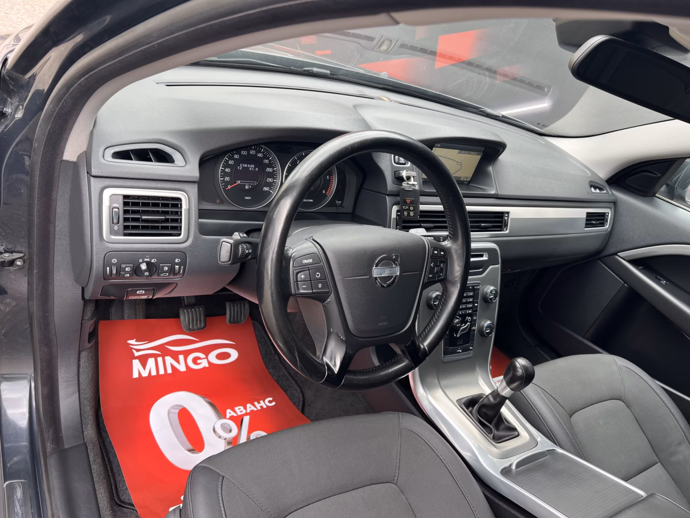 Volvo V70 фото 11
