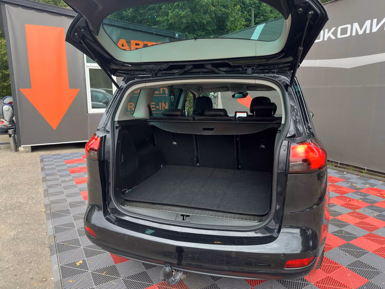 Opel Zafira фото 5