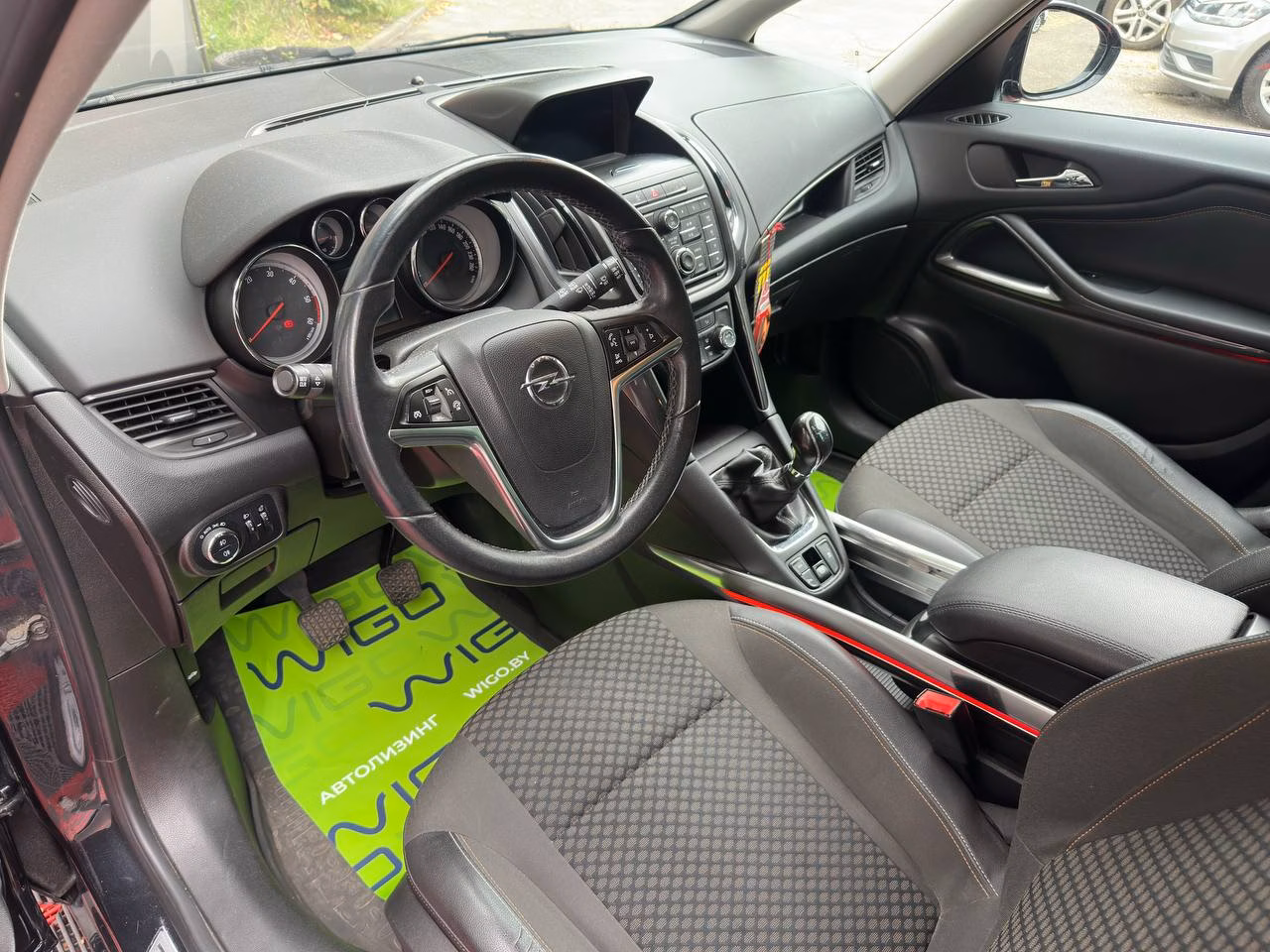 Opel Zafira фото 7