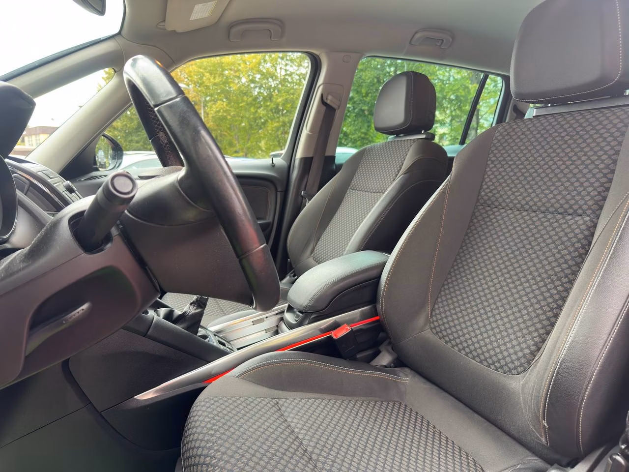 Opel Zafira фото 8