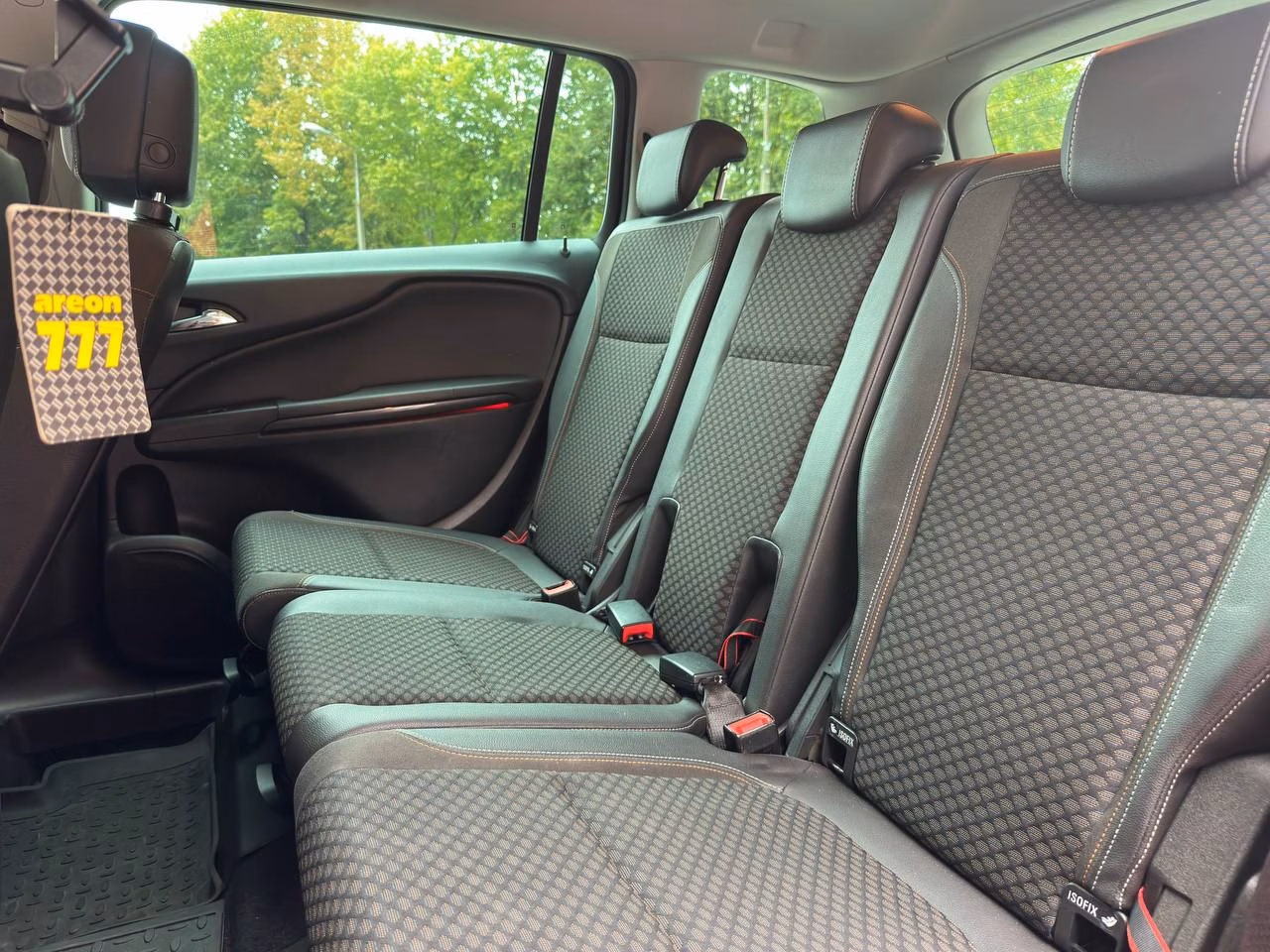 Opel Zafira фото 9