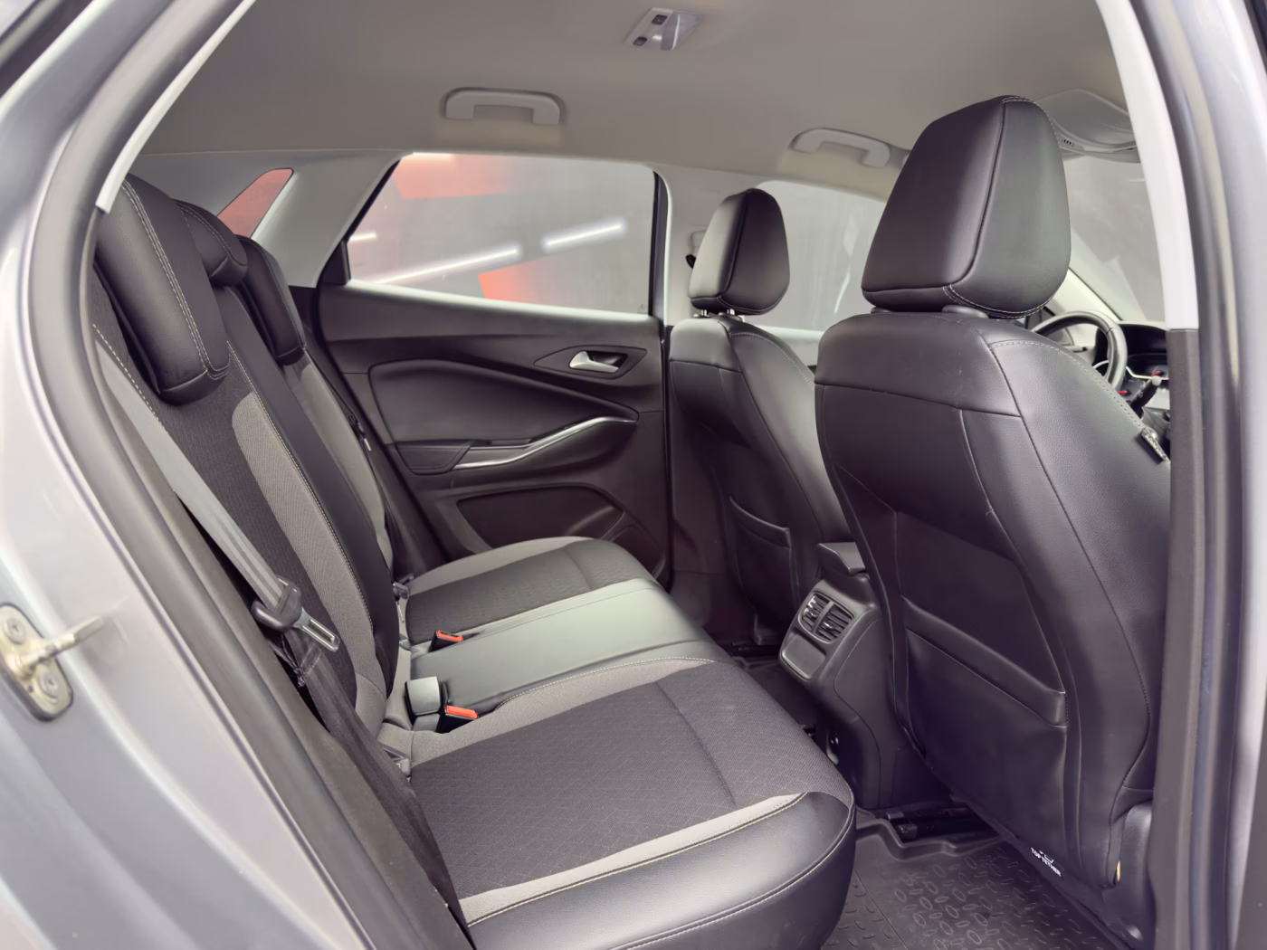 Opel Grandland X фото 18