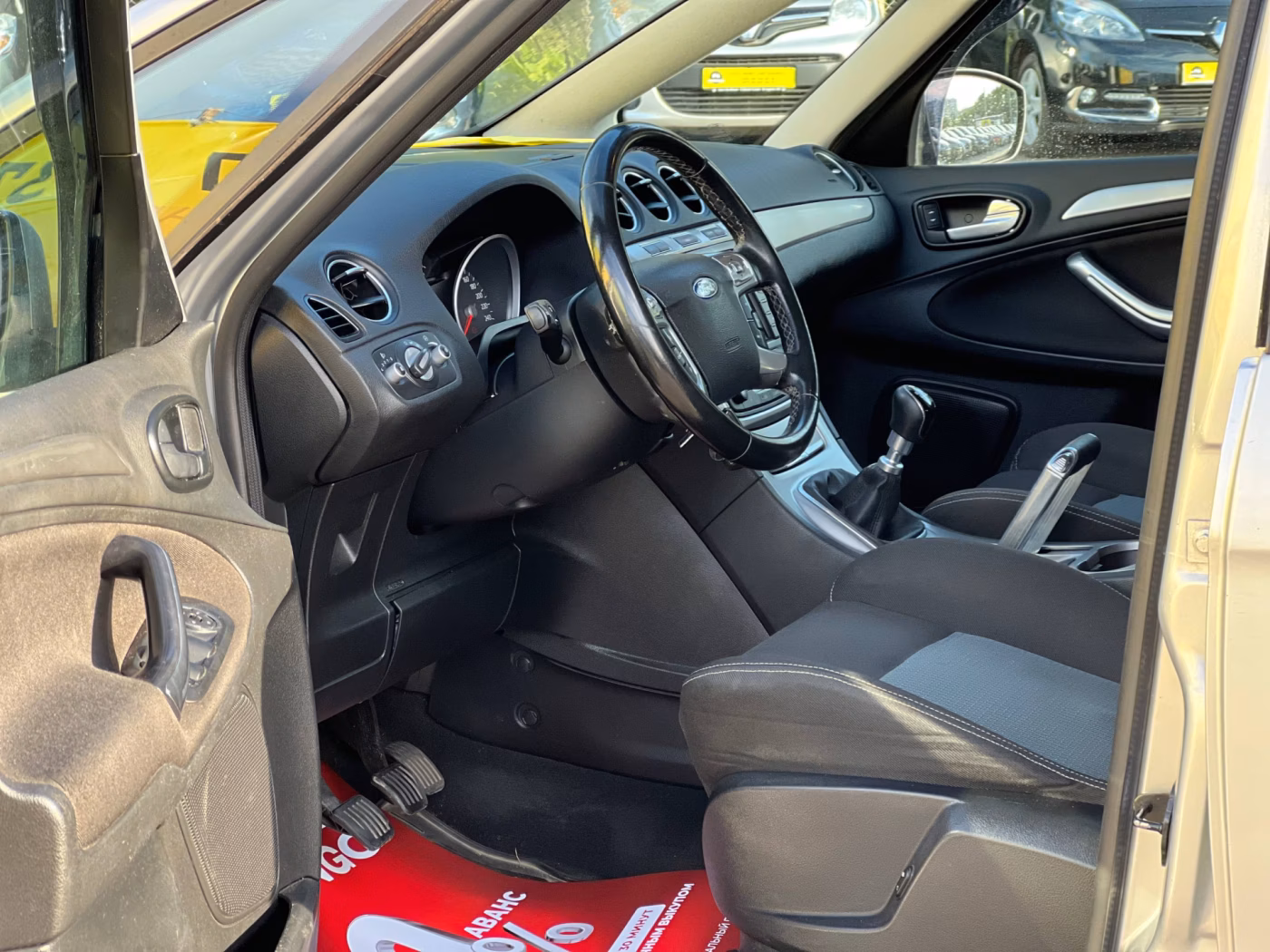 Ford S-MAX фото 10