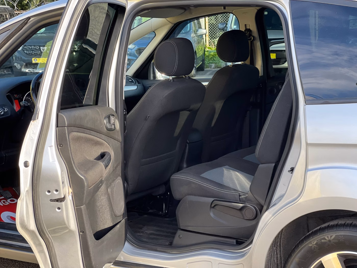 Ford S-MAX фото 16