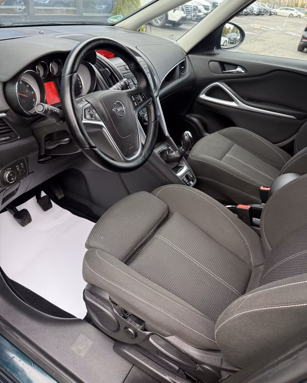 Opel Zafira фото 10