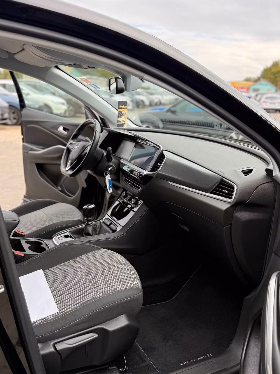 Opel Grandland X фото 11