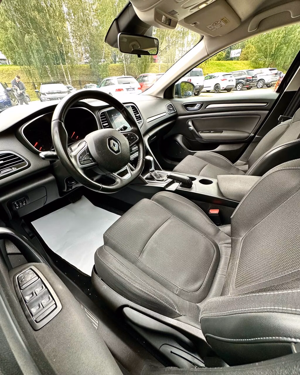 Renault Megane фото 11