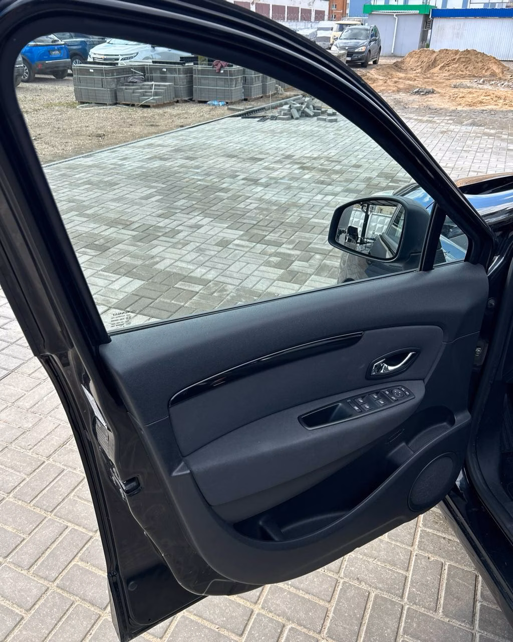 Renault Scenic фото 10