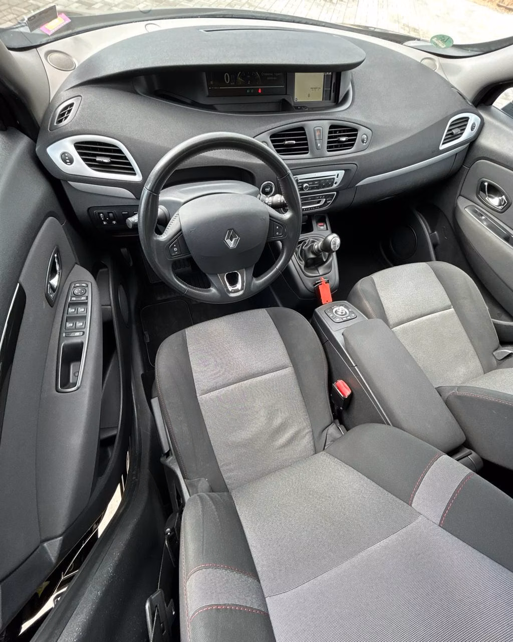 Renault Scenic фото 11